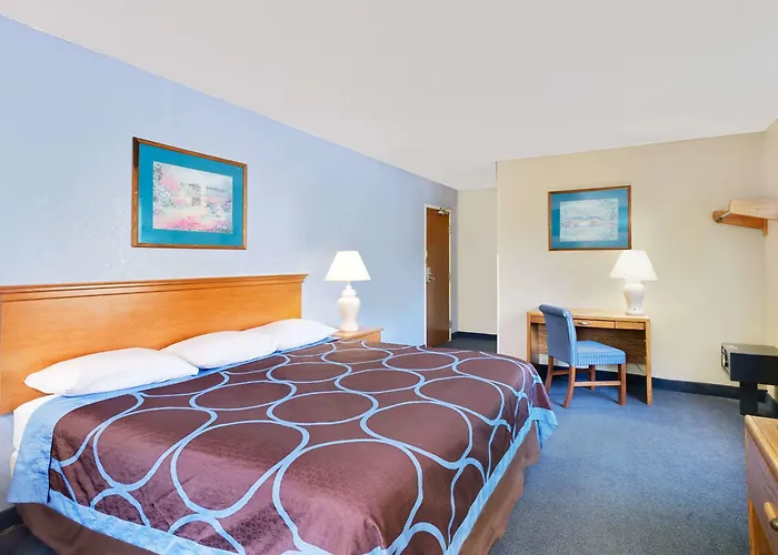Super 8 By Wyndham Newburgh/West Point Stewart Intl Airport