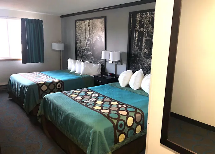 Super 8 By Wyndham Duluth