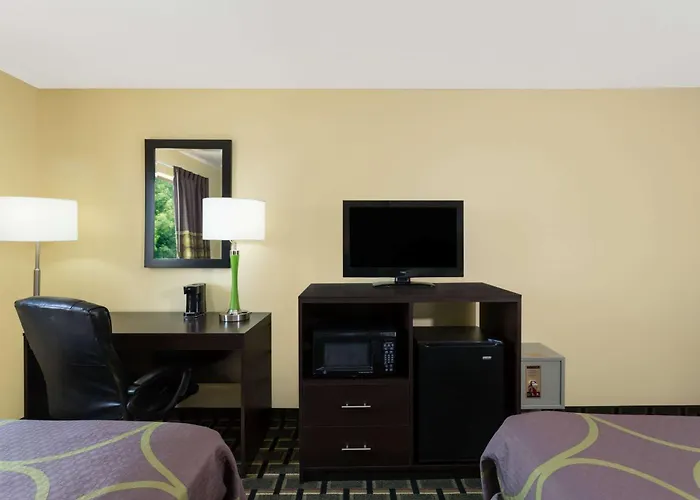 Super 8 By Wyndham Marietta