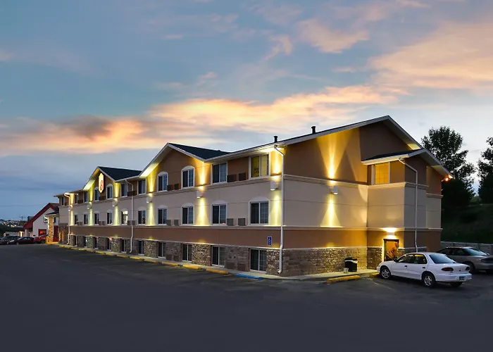 Super 8 By Wyndham Minot Airport