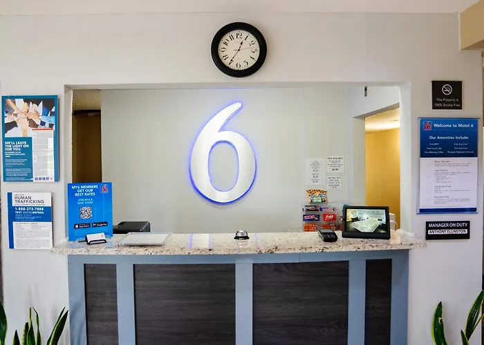 Motel 6 Litchfield, Il