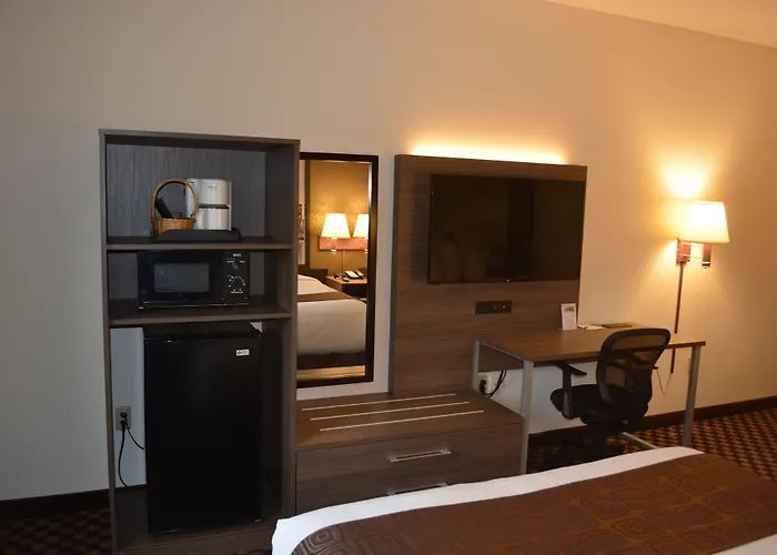 Super 8 By Wyndham Ambassador Bridge Windsor On