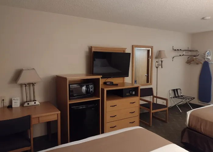 Super 8 By Wyndham Monroe Wi