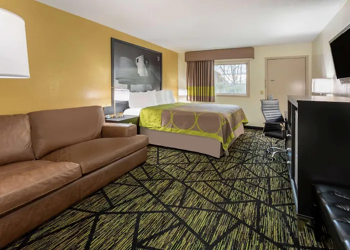 Super 8 By Wyndham Wooster