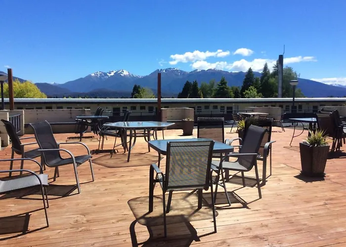 Fiordland Hotel