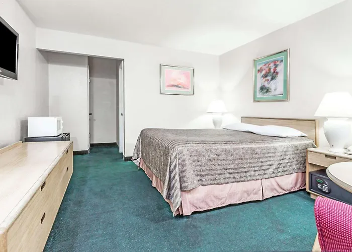 Travelodge By Wyndham La Grande
