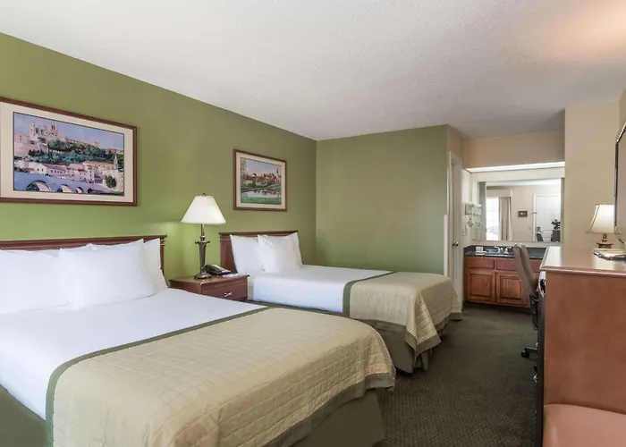 Baymont By Wyndham Waycross