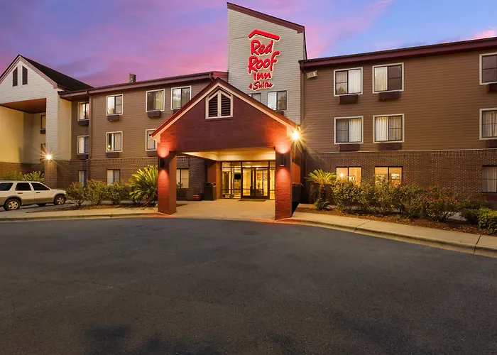 Red Roof Inn & Suites Savannah Airport