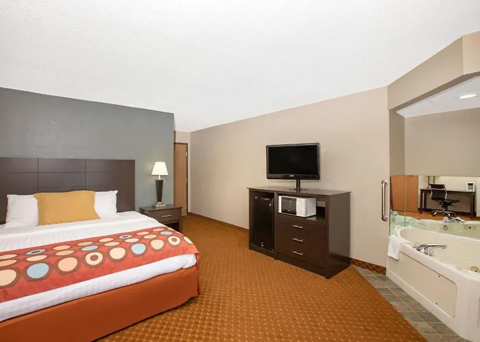 Baymont By Wyndham Coralville