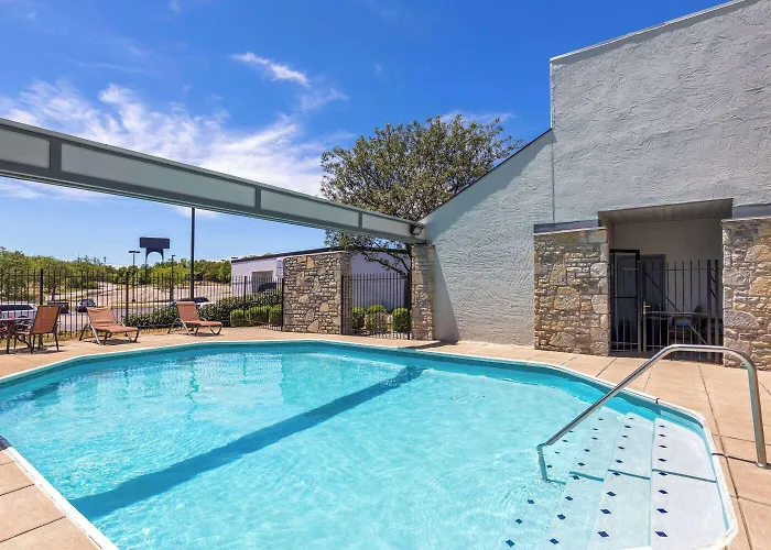 Super 8 By Wyndham Fort Mitchell Cincinnati Area