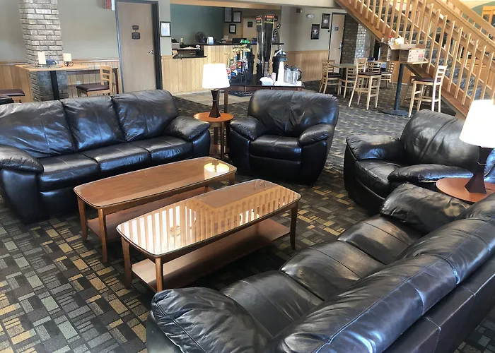 Cobblestone Hotel & Suites - Wisconsin Rapids