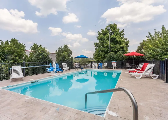 Baymont By Wyndham Columbia Maury