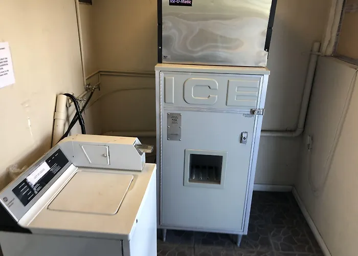 Super 8 By Wyndham Ridgecrest