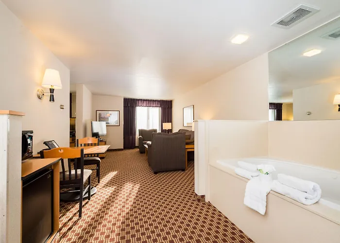Crystal Inn Hotel & Suites - Great Falls