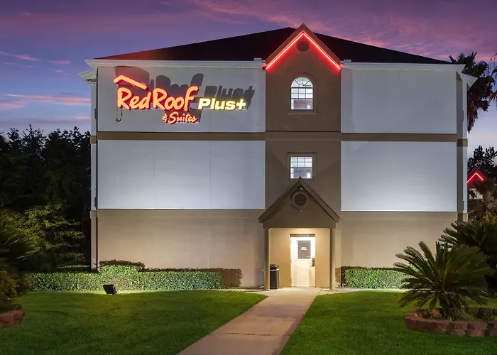 Red Roof Inn Plus+ & Suites Savannah - I-95