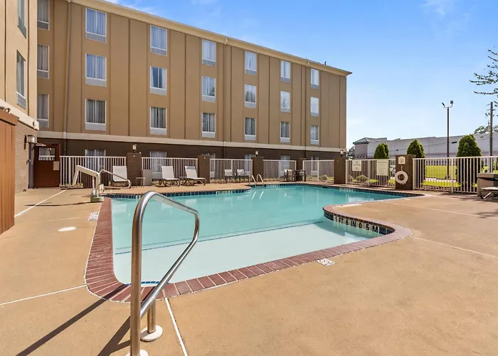 Holiday Inn Express Hotel & Suites Starkville, An Ihg Hotel