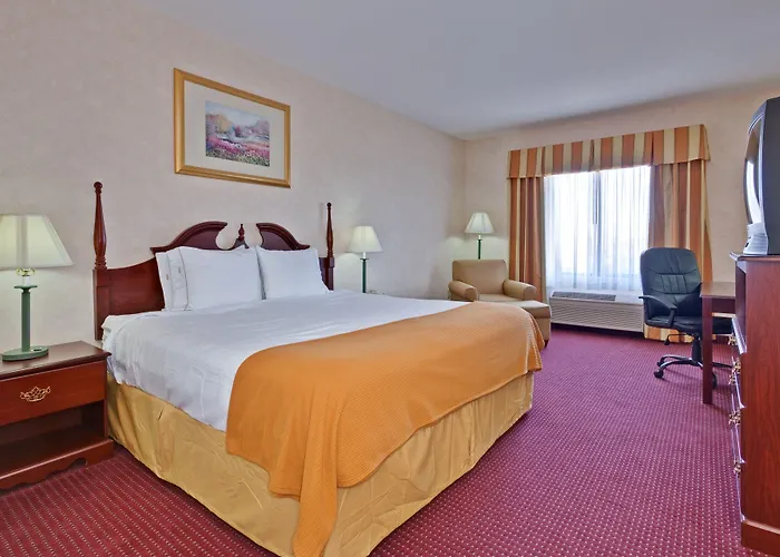 Holiday Inn Express & Suites Dayton West - Brookville By Ihg