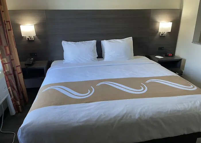 Quality Suites Tulsa I-44