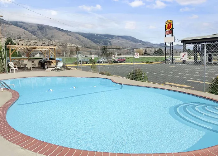 Super 8 By Wyndham Kamloops East