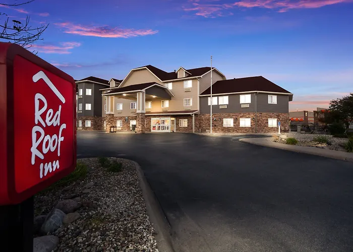 Red Roof Inn & Suites Omaha - Council Bluffs