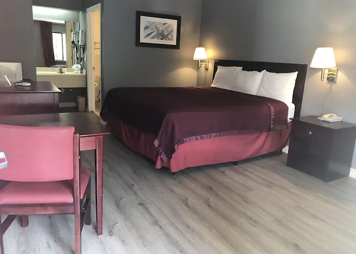 Majestic Inn
