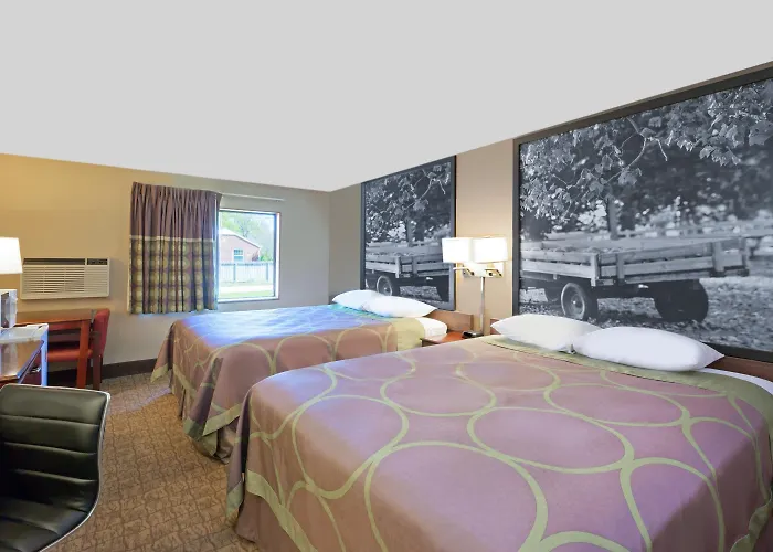 Super 8 By Wyndham Carroll