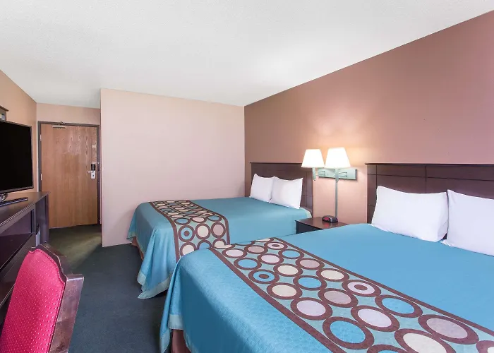 Super 8 By Wyndham Austin Mn