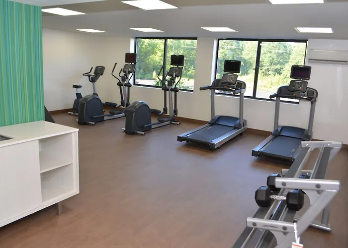 Holiday Inn Express & Suites Waterville - North By Ihg