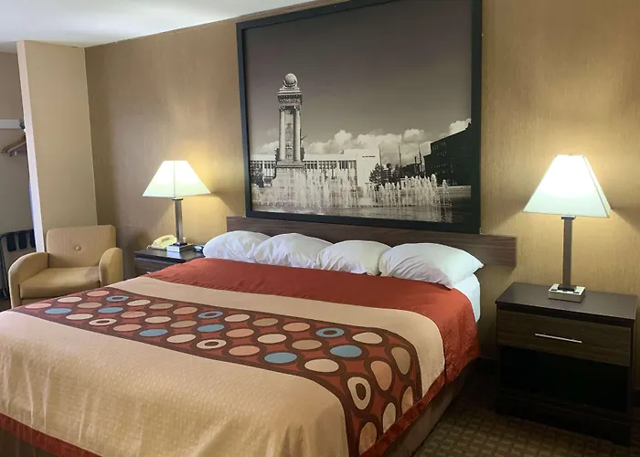 Super 8 By Wyndham Liverpool/Clay/Syracuse Area