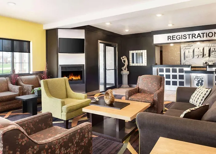 Super 8 By Wyndham Akron S/Green/Uniontown Oh