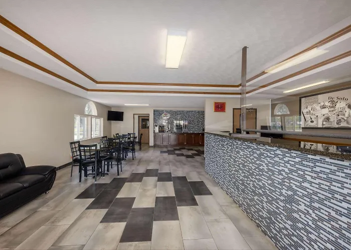 Super 8 By Wyndham De Soto