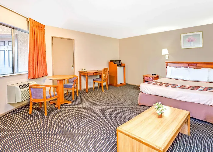 Super 8 By Wyndham Upland Ontario Ca