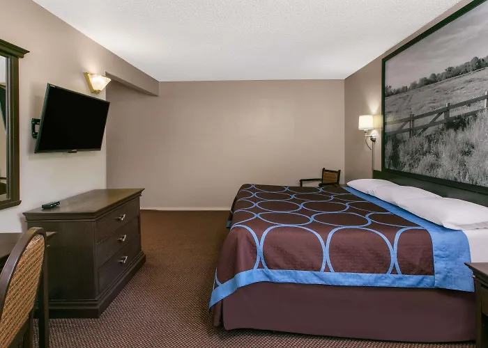 Super 8 By Wyndham Lubbock Civic Center North