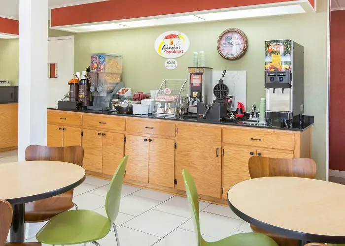 Super 8 By Wyndham Dothan