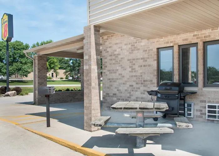 Super 8 By Wyndham Humboldt