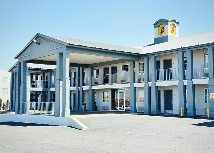 Super 8 By Wyndham Van Horn