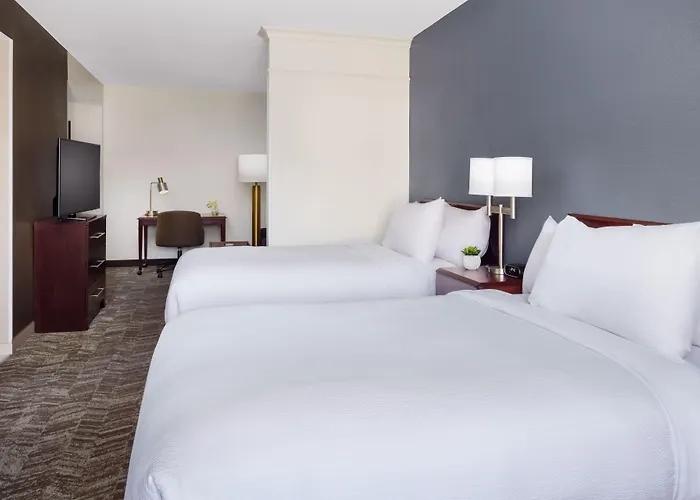 Springhill Suites By Marriott Manchester-Boston Regional Airport