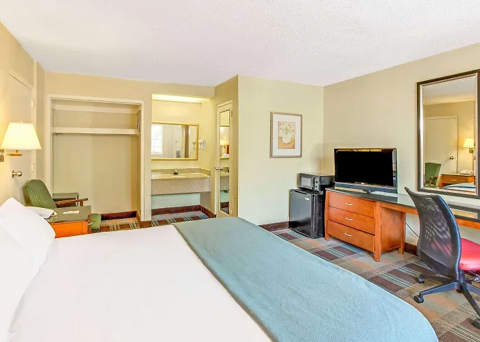 Travelodge By Wyndham Silver Spring
