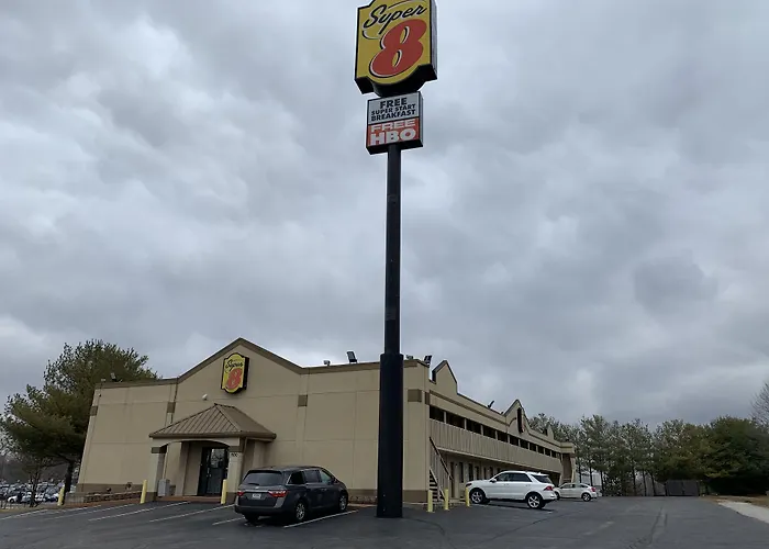 Super 8 By Wyndham Brownsburg