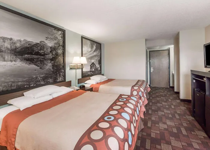 Super 8 By Wyndham Luverne