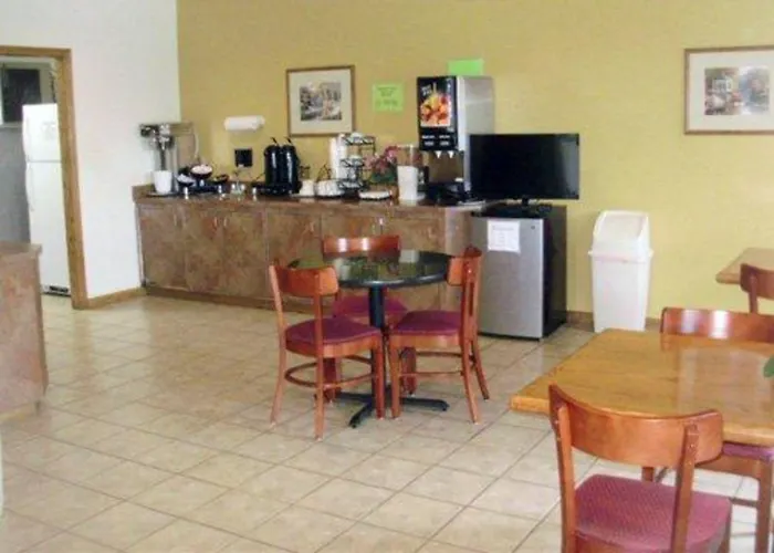 Rodeway Inn Salina North