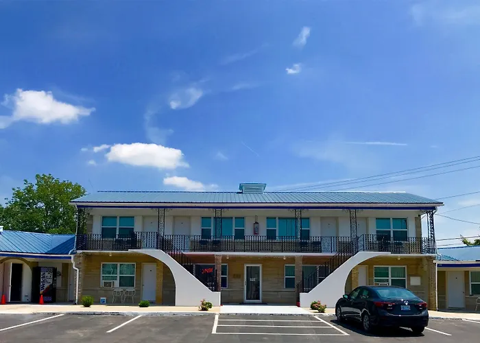 Horse Cave Motel