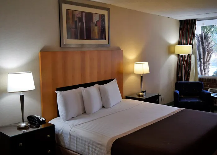Landmark Inn