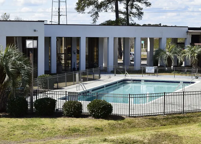 Landmark Inn