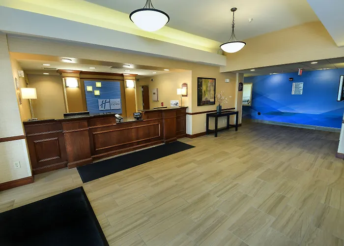 Holiday Inn Express Hotel & Suites Grand Forks By Ihg