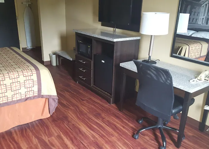 Super 8 By Wyndham Raleigh North East