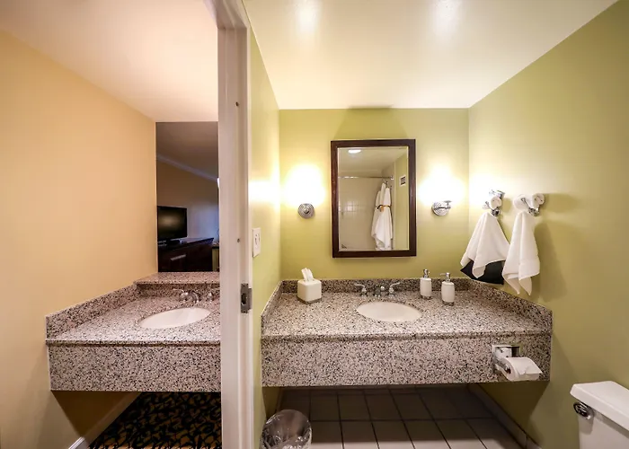 Bella Vista Hotel & Suites
