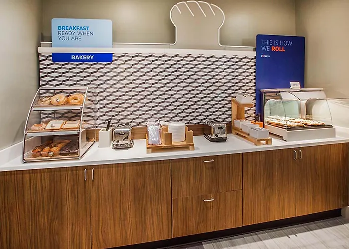 Holiday Inn Express & Suites Winner By Ihg