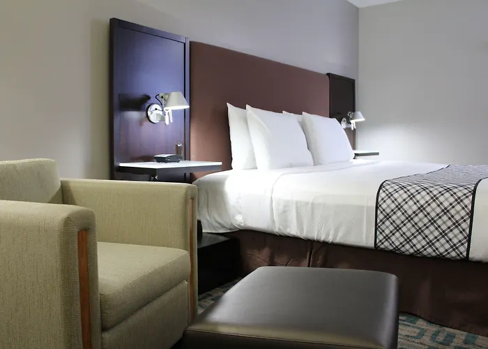 Westbridge Inn & Suites