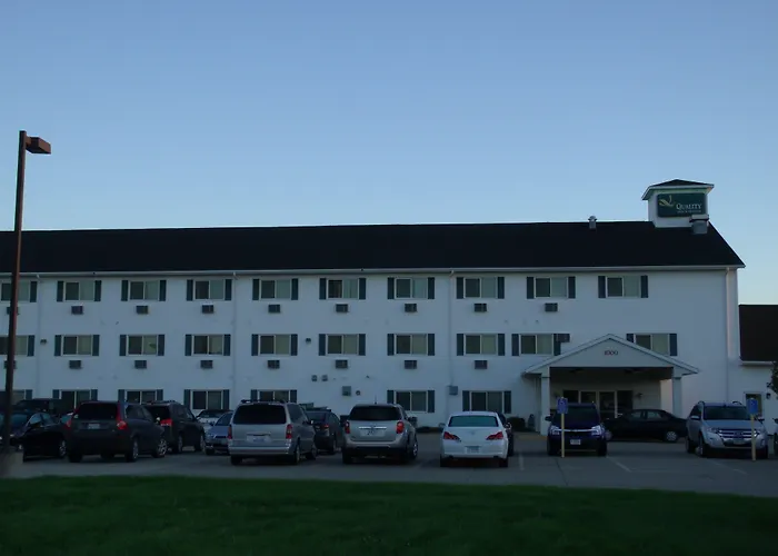 Quality Inn & Suites Eldridge Davenport North